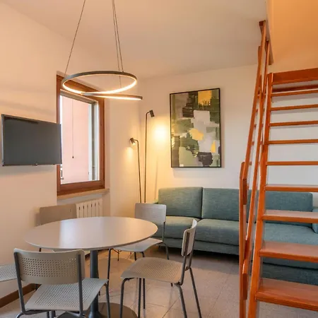 Apartmentsgarda - Sol 公寓